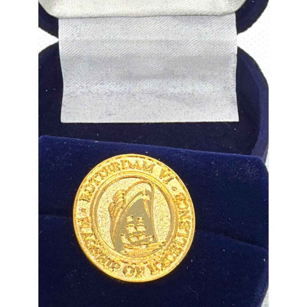 VTG Inaugural Cruise Rotterdam VI Ship Of Excellence Souvenir Lapel Pin Box NOS - Picture 7 of 12